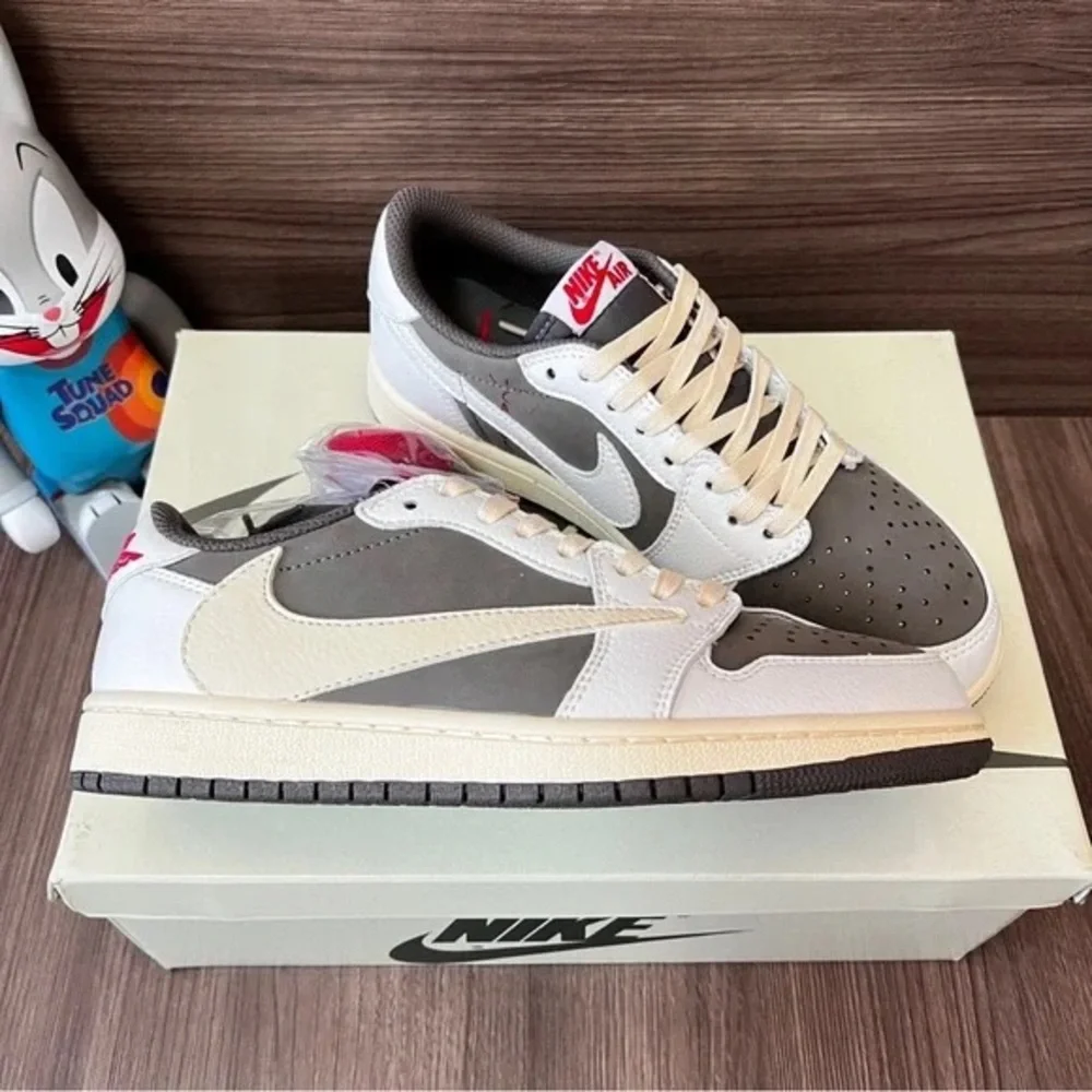Travis Scott x Air Jordan 1 Retro Low OG 'Reverse Moca'